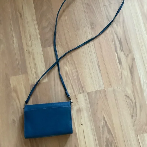 Matt and Nat small crossbody - Picture 2 of 2